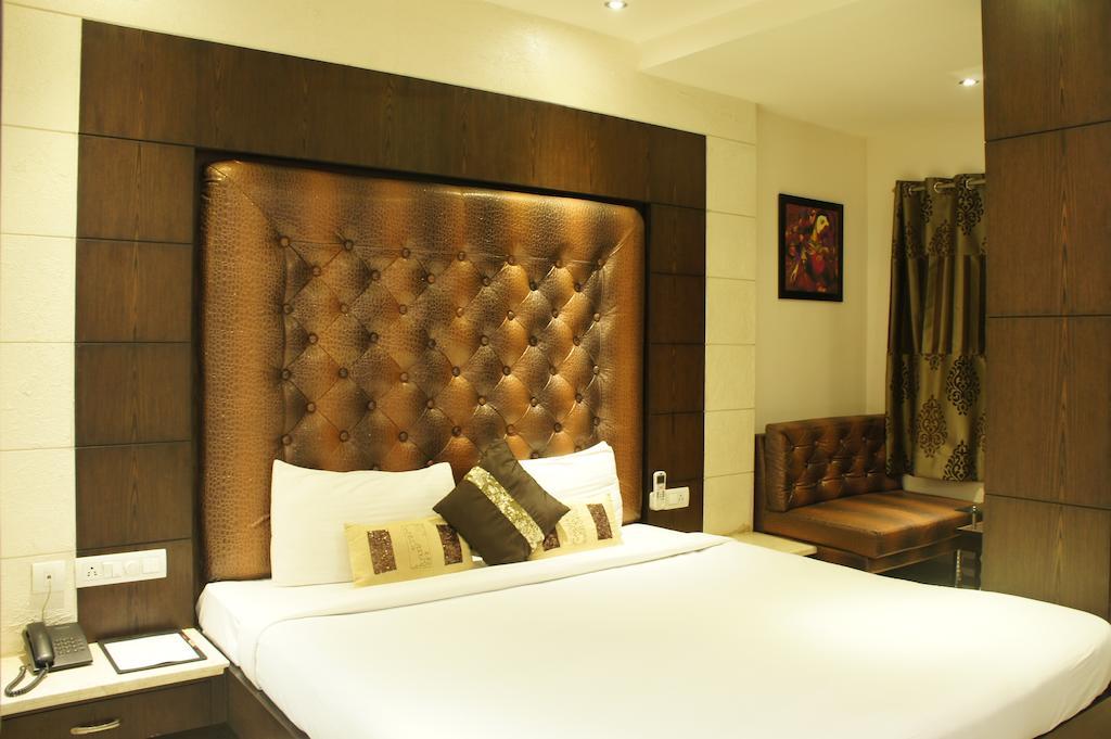 Hotel Surya Prime Kota  Habitación foto